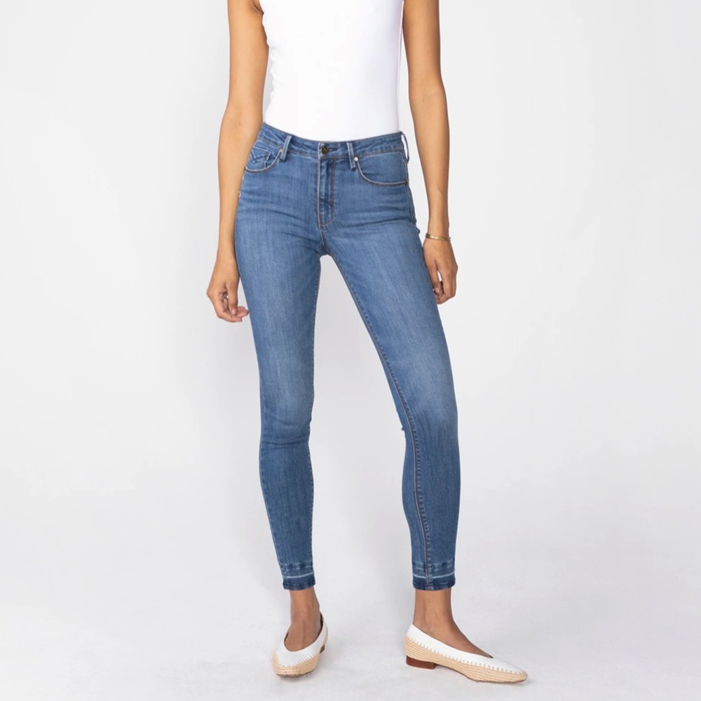 Unpublished Kora Skinny Jeans Coast Wash NWT